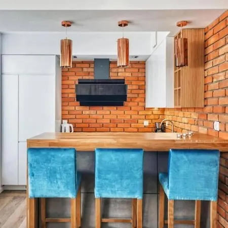 Close-central - One Bedroom With Balcony - Center - Sb12 *