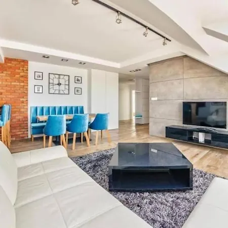 Close-central - One Bedroom With Balcony - Center - Sb12