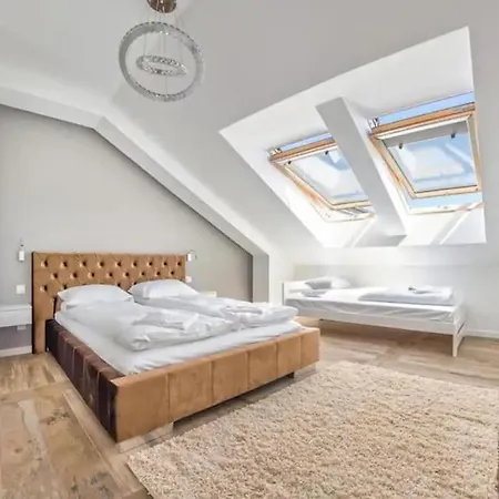 Apartment Close-central - One Bedroom With Balcony - Center - Sb12
