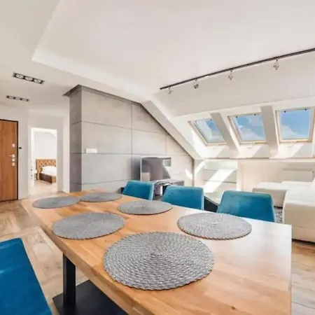 Close-central - One Bedroom With Balcony - Center - Sb12 Apartment *