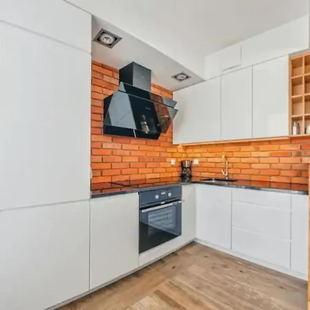 Close-central - One Bedroom With Balcony - Center - Sb12 Apartment